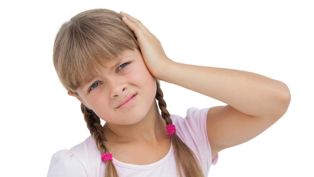 Esta enfermedad afecta el oído a causa de una infección que lo inflama