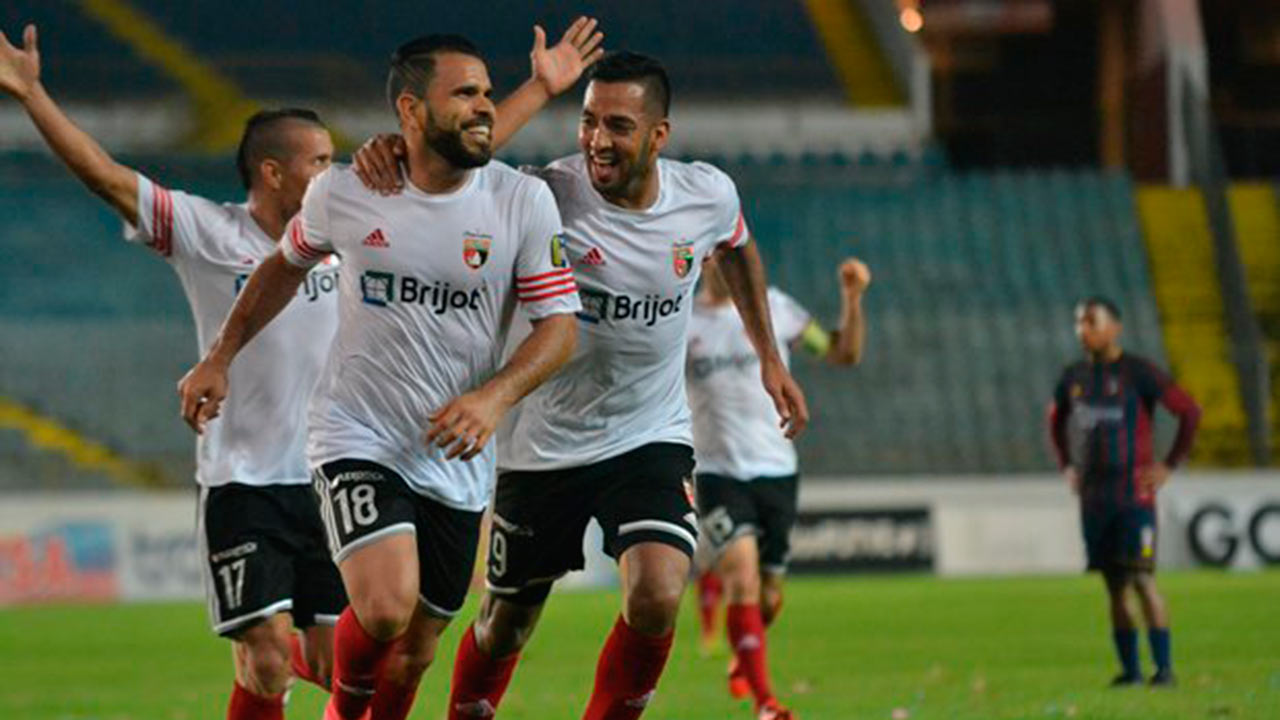 El conjunto rojinegro ganó en el partido de ida de la final del balompié criollo al Monagas SC en Maturín