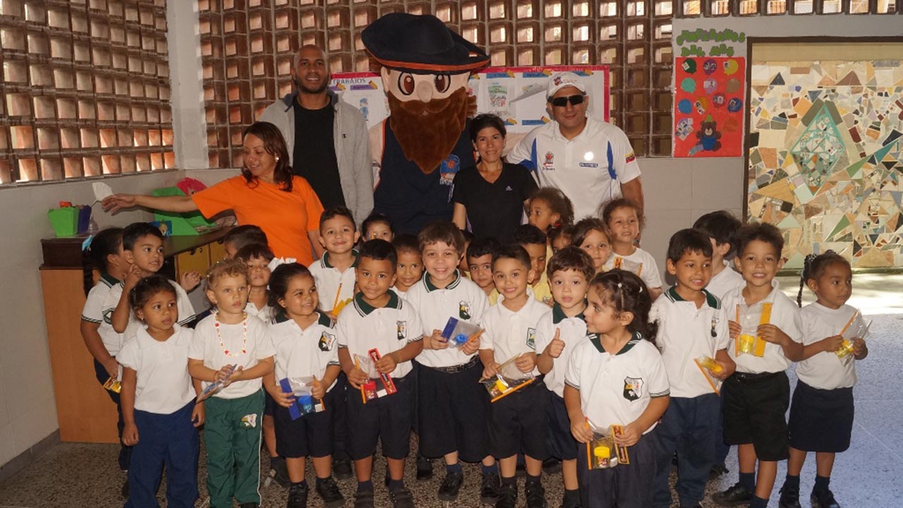 La organización deportiva apoyó al Colegio La San José de Catia La Mar en el marco de su programa "Bucaneros en La Escuela"