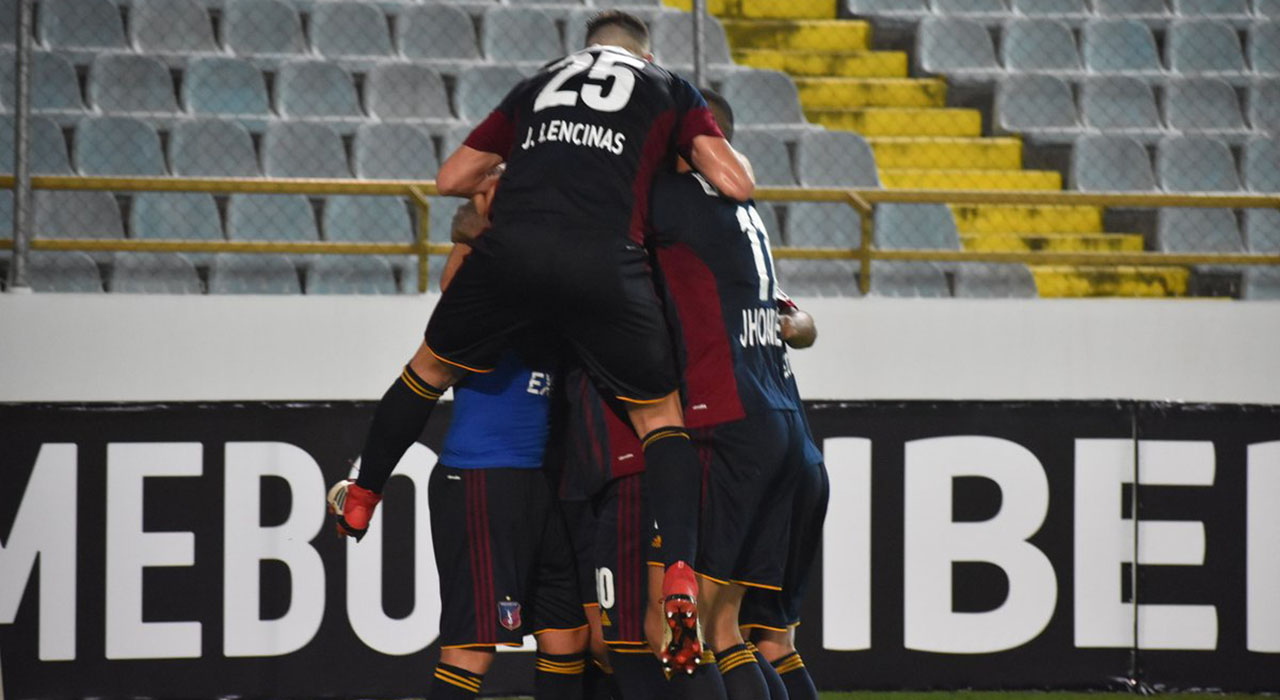 El equipo criollo sumó sus primeros tres puntos del torneo gracias al gol de Lucas Trejo con la cabeza en el minuto 53 del juego