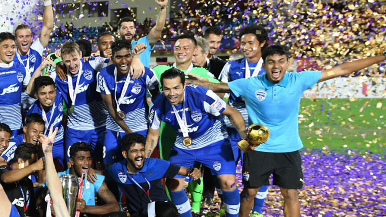 El Sumario - El delantero venezolano Nicolás Fedor ganó la Super Hero Cup del país asiático aportando un gol para su equipo Bengalaru FC ante el East Bengal