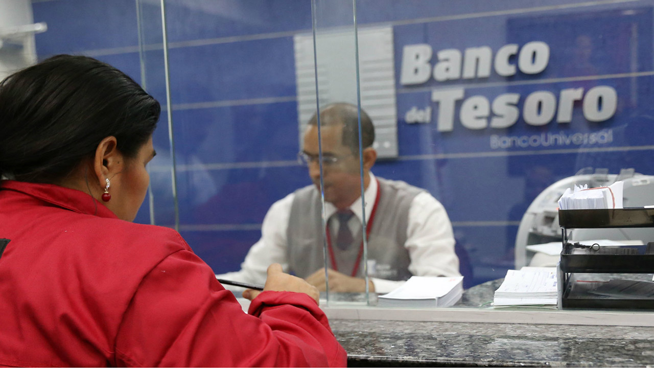 El Banco del Tesoro habilitó unos 14 cajeros automáticos especiales en igual número de oficinas del país