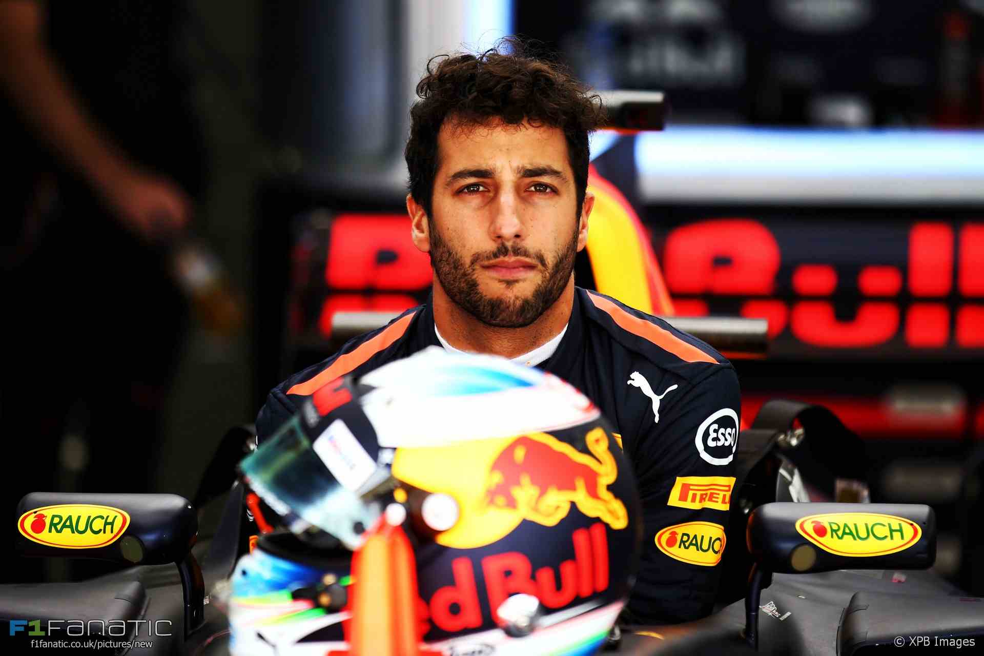 El Sumario - El piloto de Red Bull lideró los tres entrenamientos por delante de su compañero Verstappen y rompió todos los registros
