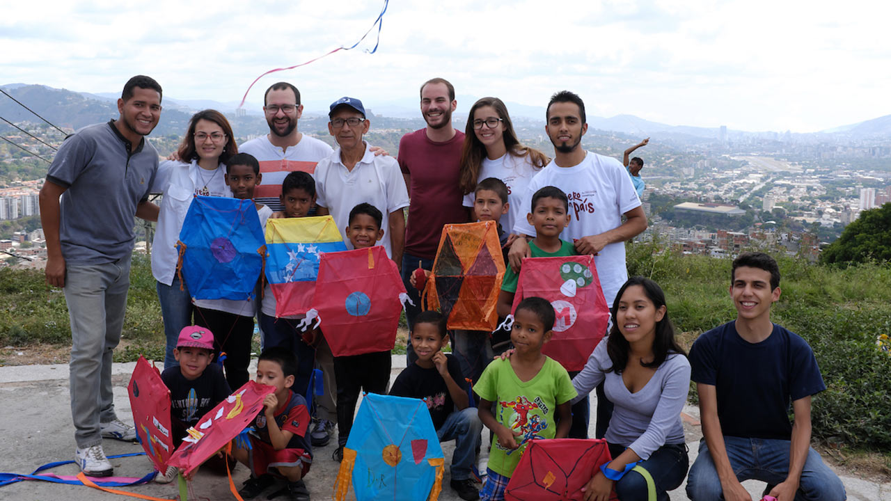 "Quiero Un País" junto con la "Fundación Un Par por un Sueño", realizó un taller para promover la integración y reconciliación entre los venezolanos