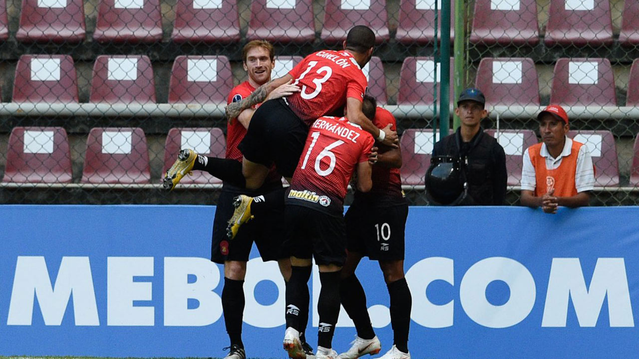 Los "Rojos del Ávila" derrotaron por 2-0 al Sport Huancayo de Perú en el estadio Metropolitano de Barquisimeto