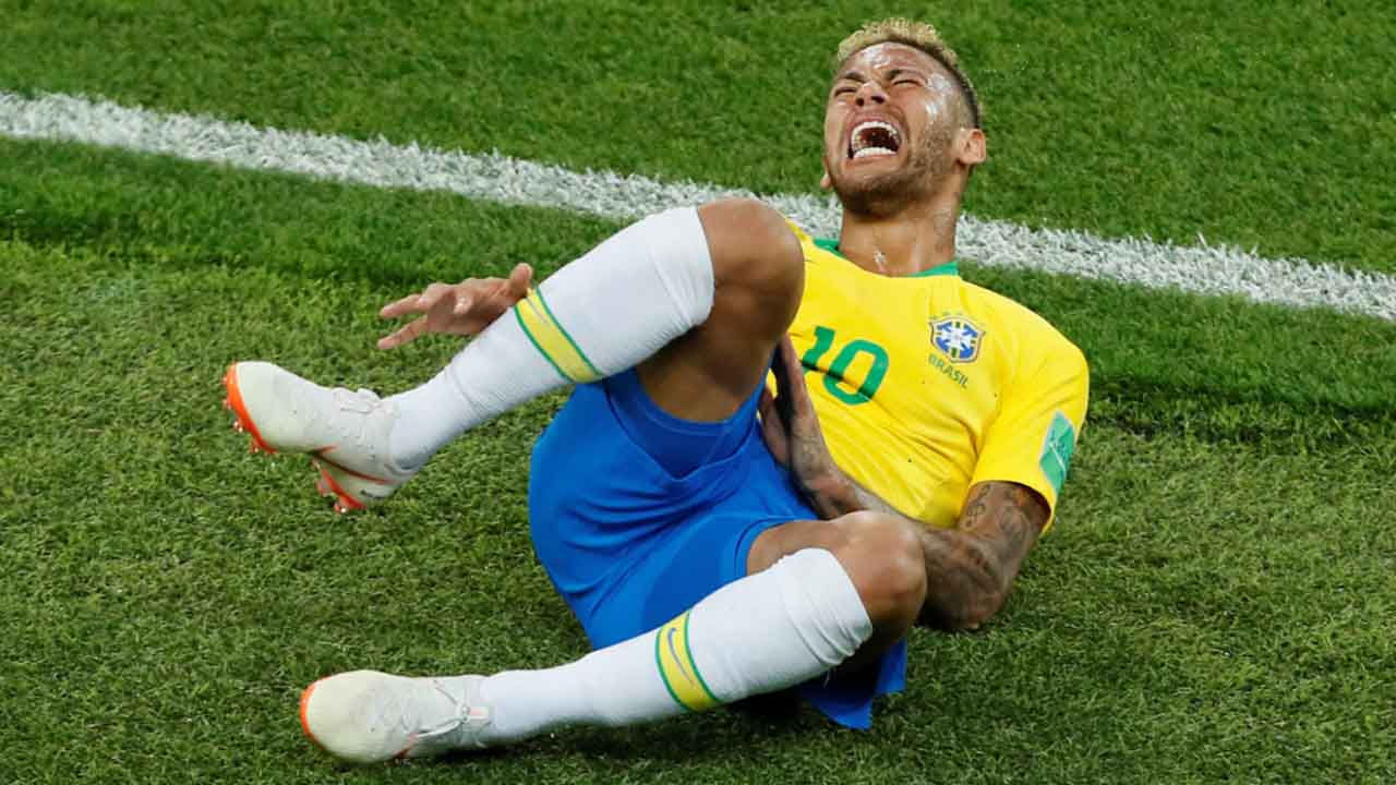 Un medio francés publicó la curiosa cantidad al tiempo de confirmar que el brasileño ha sido el jugador con mayor número de faltas recibidas