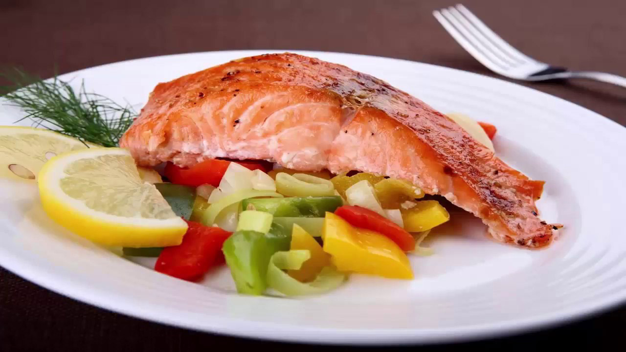 El Sumario, bienestar, comer saludables, coles de bruselas, beneficios del salmón, alimentos sanos, omega 3, menos grasas