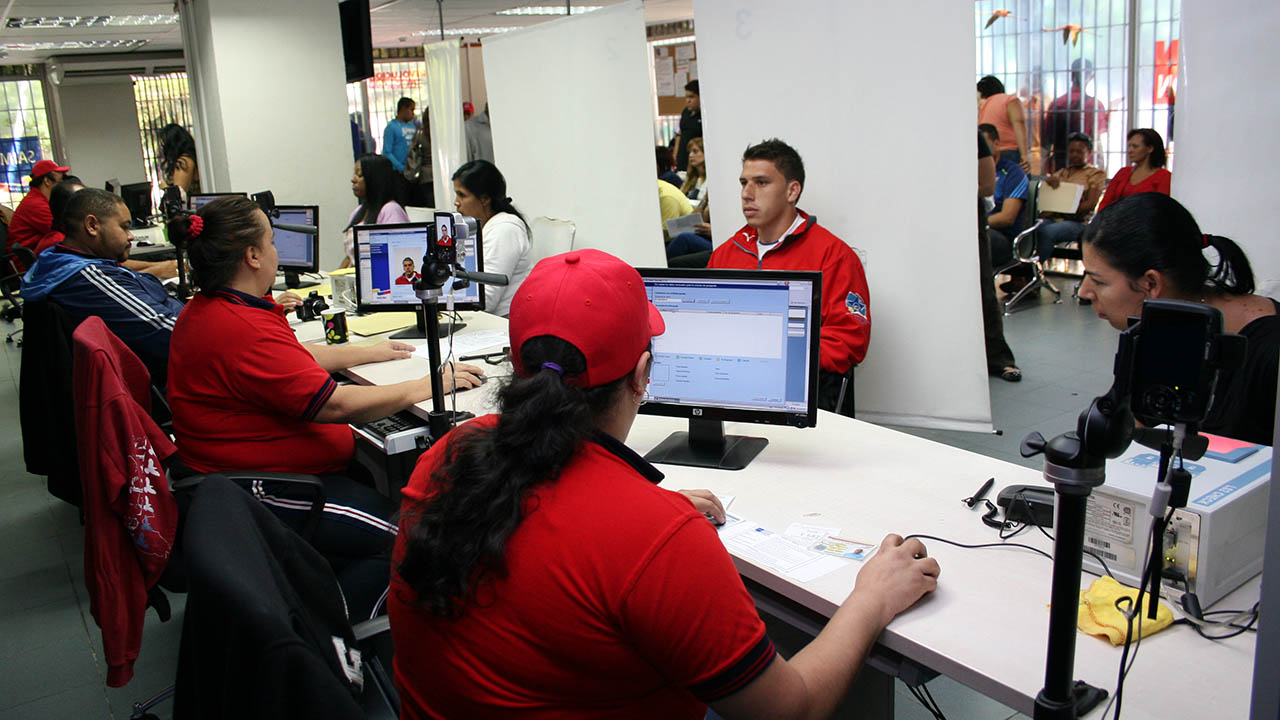 El Sumario - El organismo de identificación venezolano tomó la decisión de unir sus sedes principales para brindar una mejor atención a los usuarios