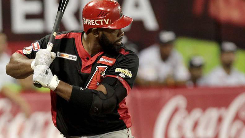 El Sumario - Por cuarta vez, el jardinero dominicano consigue el galardón de la Liga Venezolana de Béisbol Profesional