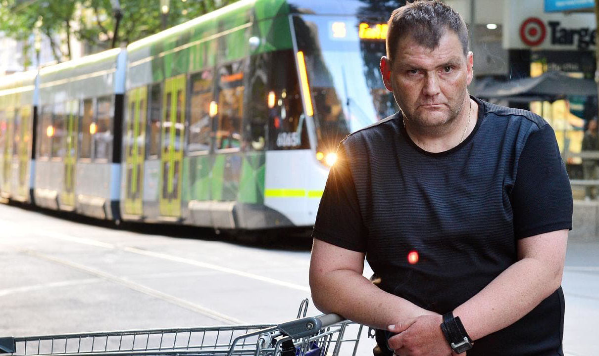El Sumario - Michael Rogers, conocido ahora como "trolley man", detuvo a un terrorista con un carrito de compras para que el sujeto no causará daños mayores en Melbourne