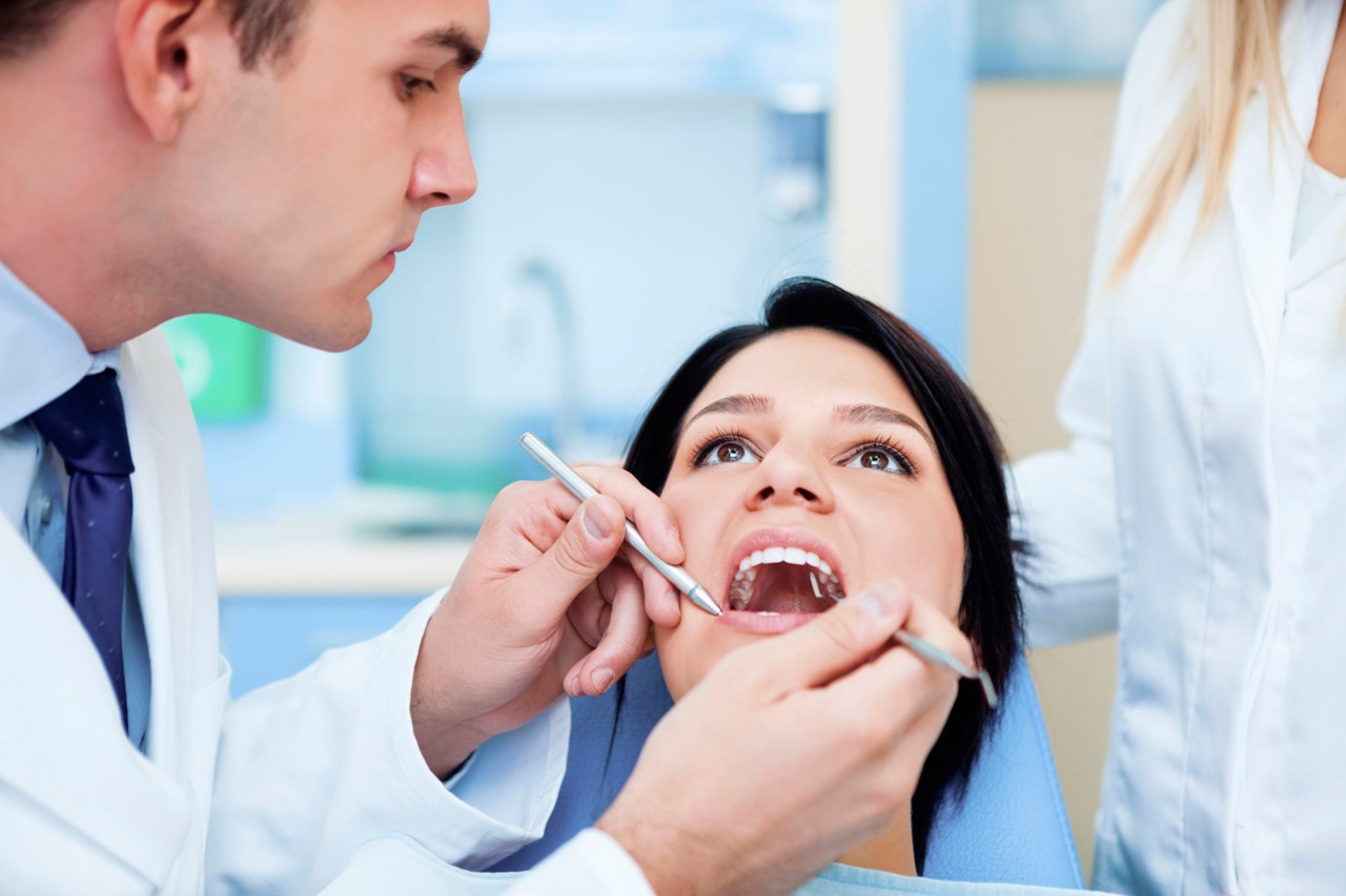 Odontólogos aseguran que la enfermedad bucal se puede transmitir a través de la saliva