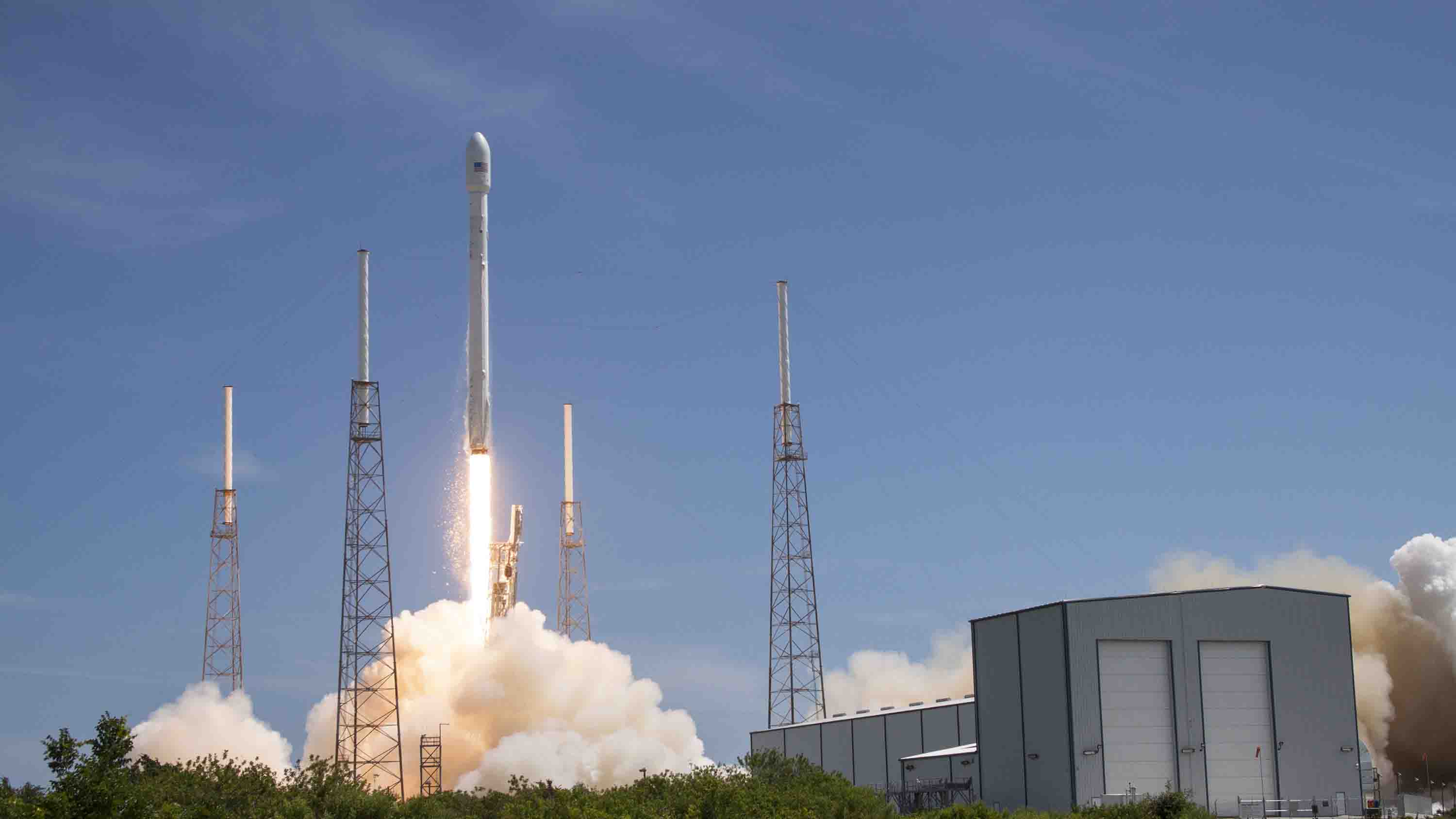 El cohete Falcon 9 partió a las 8H51  (hora local) en Cabo Cañaveral, Florida