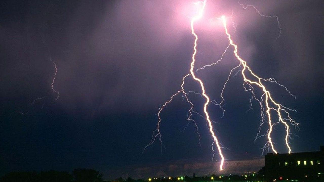 El hecho ocurrió el pasado 16 de febrero la ciudad australiana de Broome, donde un objeto volador surcó el cielo durante una tormenta