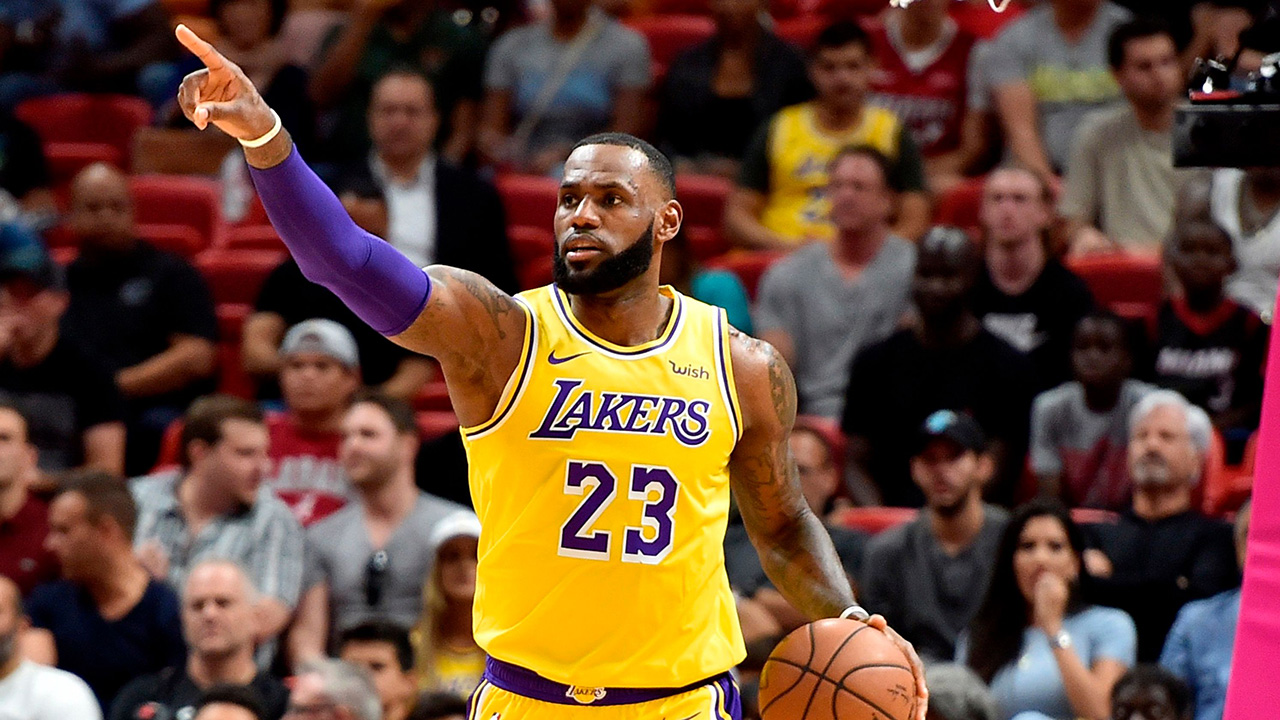 El jugador de Los Ángeles Lakers logró un nuevo récord en su carrera personal tras quedarse con el cuarto lugar en la lista de anotadores de la NBA con 32.311 puntos