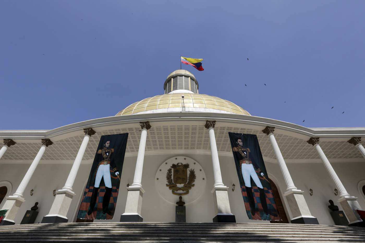 El Sumario - El presidente del parlamento, Juan Guiadó, indicó que esta Ley "viene a proteger a los empleados"