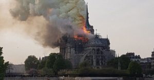 El incendio no alcanzó las obras de arte o tesoros que estaban dentro de Notre Dame