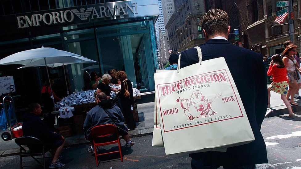 Ventas al por menor en Estados Unidos se contraen