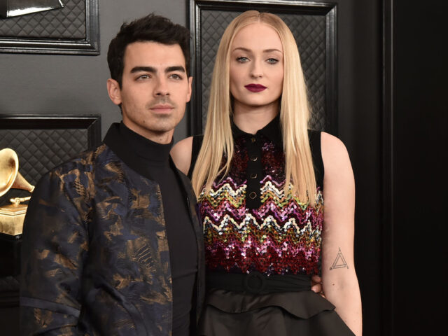 El Sumario - Joe Jonas detalla Planes para Celebrar su Primer Aniversario con Sophie Turner