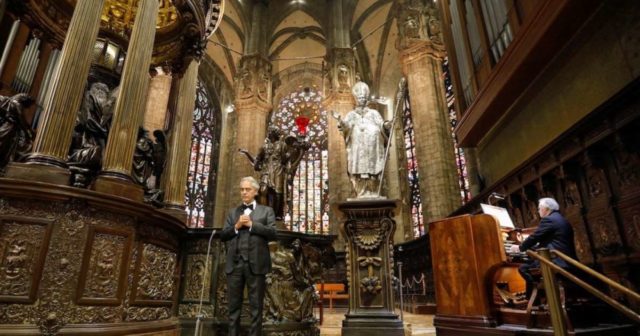 El Sumario - Andrea Bocelli Transmitió Mensaje de Esperanza al Mundo desde la Catedral de Milán