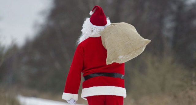Un español disfrazado de Santa Claus intentó burlar el confinamiento