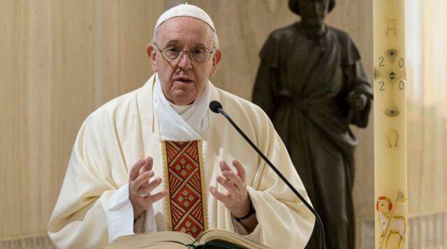 El papa Francisco invita a construir una sociedad 