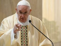 El papa exhorta a respetar las medidas de seguridad para celebrar misas