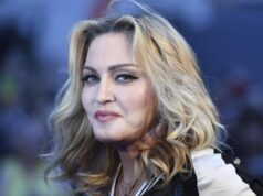 Madonna salió a tomar aire fresco por Lisboa en moto