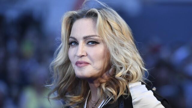 Madonna salió a tomar aire fresco por Lisboa en moto
