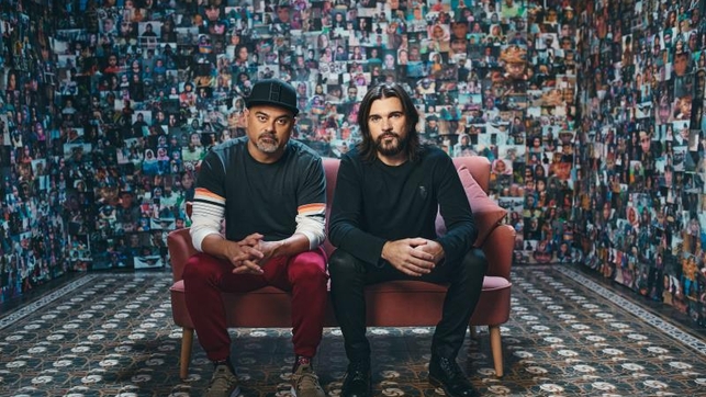Nach y Juanes visibilizan la problemática de los migrantes en "Pasarán"
