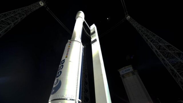 Lanzamiento del cohete Vega que lleva 53 microsatélites a bordo fue aplazado de nuevo