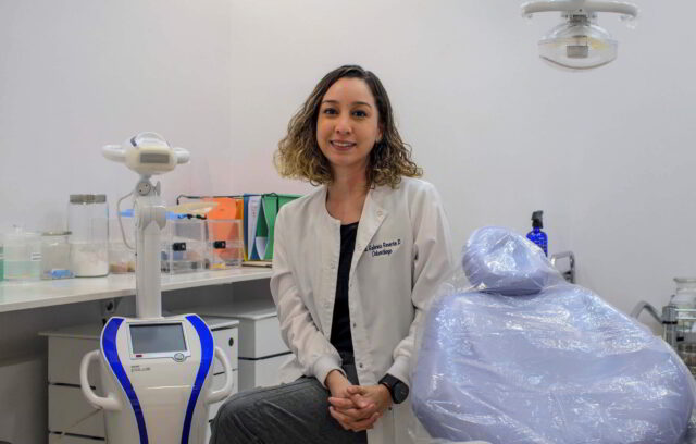 Dra María Gabriela Reverón PrietoBlanqueamiento dental profesional: en qué consiste y cuáles son sus beneficios