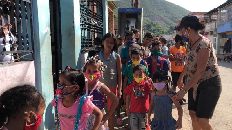 Movimiento Integral para la Vida llevó apoyo a niños de Los Jardines
