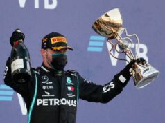 Bottas se quedó con el GP de Rusia por doble sanción contra Hamilton