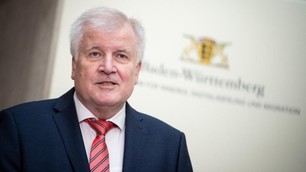 Ministro alemán Horst Seehofer considera que es pertinente el regreso de aficionados a los estadios | El Sumario