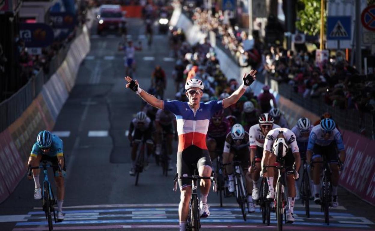 Arnaud Démare se convierte en el Ganador de la Sexta Etapa del Giro de Italia
