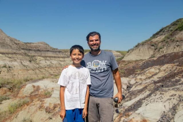 El Sumario - Niño de 12 años encontró Restos Fósiles de Dinosaurios en Canadá