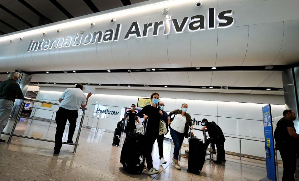 Los visitantes llegados de países como España, Estados Unidos y Francia deberán autoaislarse durante 14 días