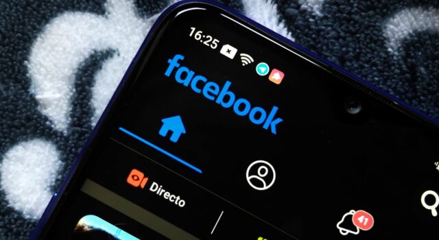 Facebook prueba públicamente el modo oscuro en su App para Android