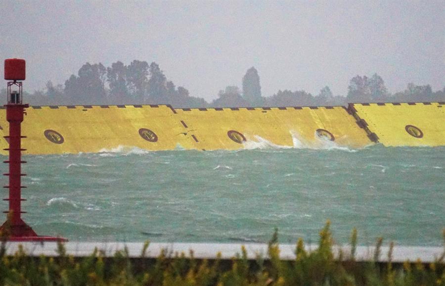 El sistema de diques se levantó por primera vez para proteger Venecia