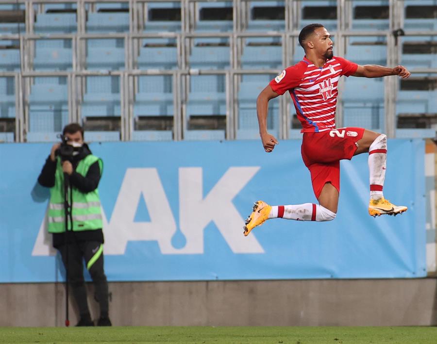 Venezolanos Machís y Herrera colocan al Granada en la Europa League