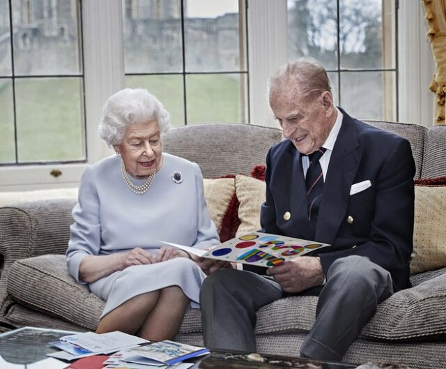 El Sumario - Reina Isabel II y el príncipe Felipe celebraron 73 años de matrimonio