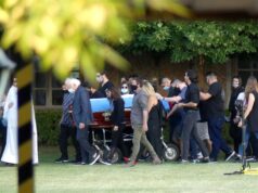 El Sumario - Maradona ya descansa en paz en el cementerio de Bella Vista