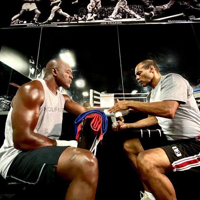 Holyfield quiere ganar 25 millones por una tercera pelea contra Tyson