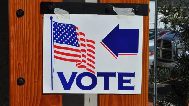 EE.UU., en vilo por resultados de unas elecciones reñidas y con alta participación