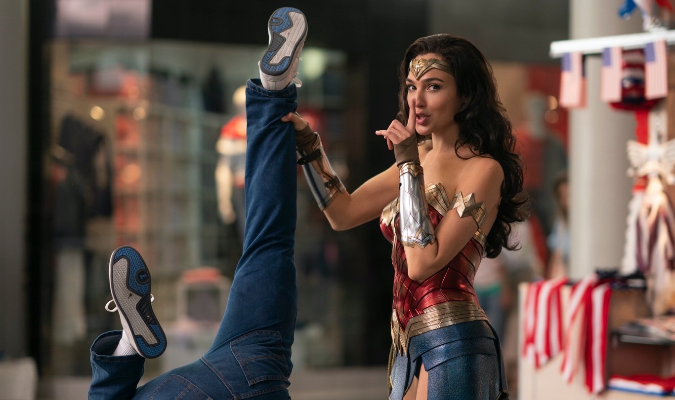 El Sumario - Gal Gadot y Patty Jenkins defienden estreno híbrido de "Wonder Woman 1984"
