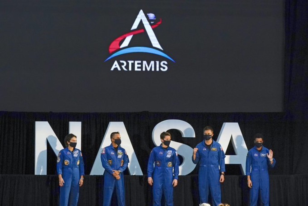 El Sumario - NASA completa la lista de los 18 Astronautas con los que Volverá a la Luna