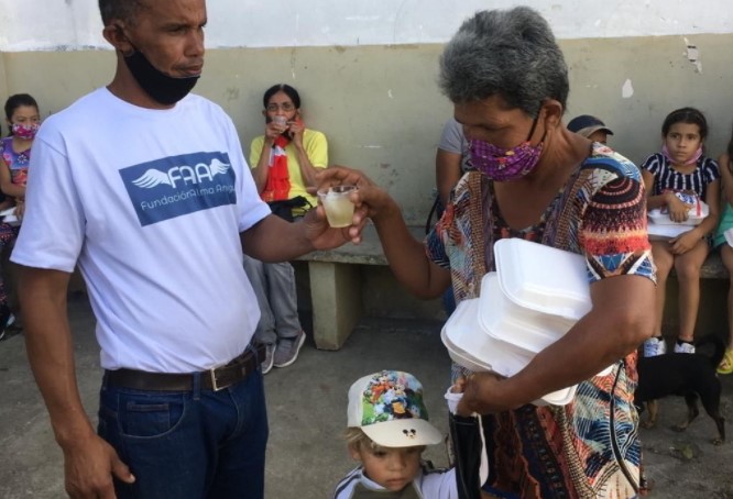 Preámbulo navideño: Enrique Romero y Alma Amiga realizaron donativos en Petare