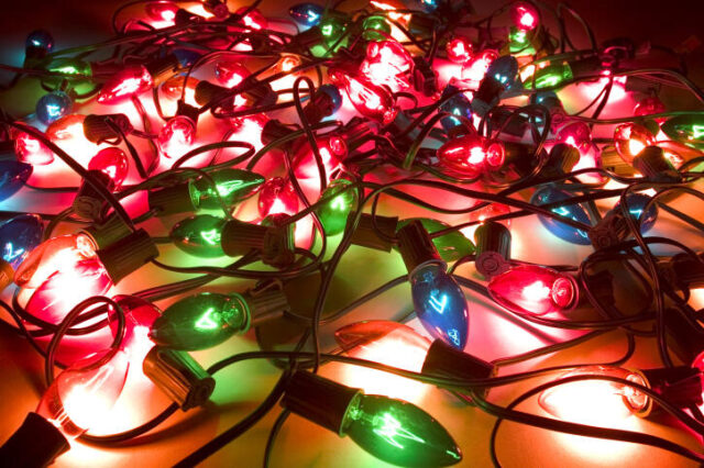 ¿Quién creó las luces de Navidad?