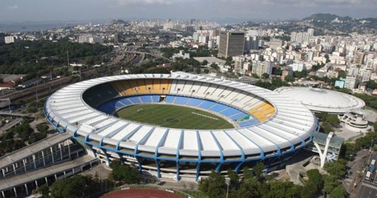 El Sumario - Brasil estudia rebautizar el estadio Maracaná con el nombre de Pelé