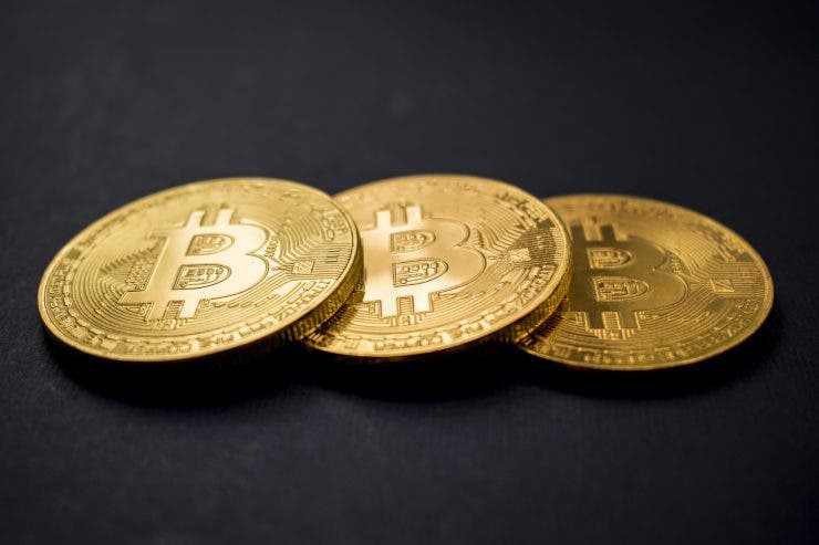 El Sumario - Tesla realiza millonaria inversión en bitcoin